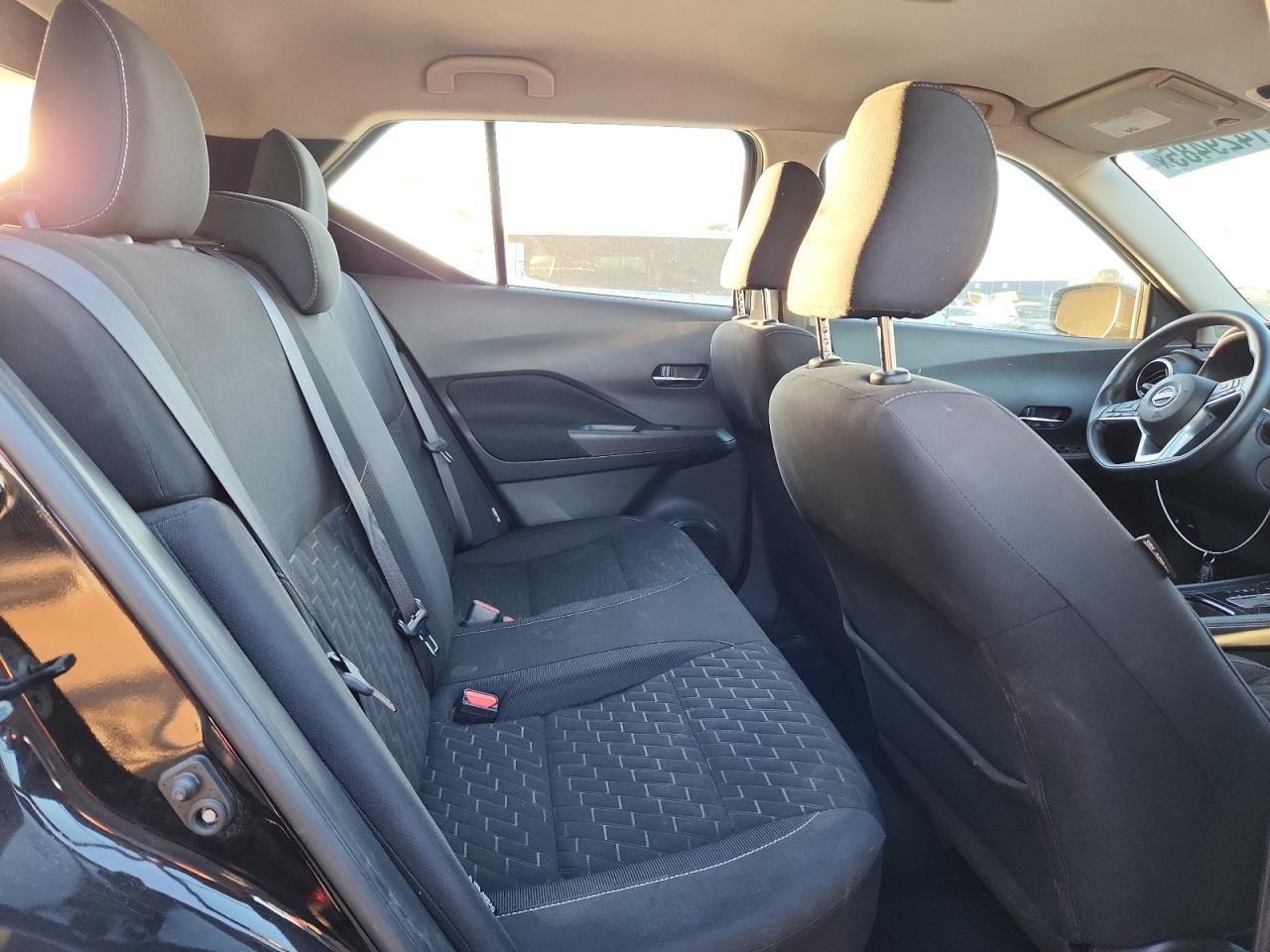 2022 Nissan Kicks sv