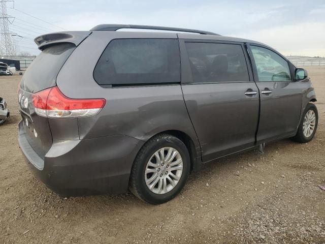2013 Toyota Sienna xle