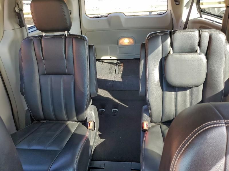 2015 Chrysler Town & Country Touring