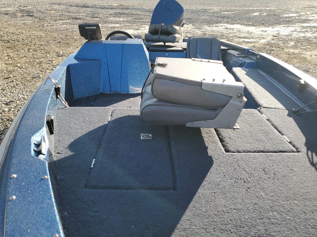 1986 Dyna Track 180 Boat