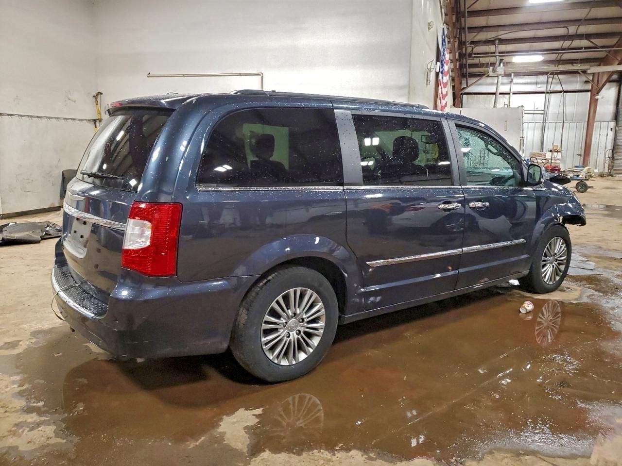 2014 Chrysler Town & Country Touring l