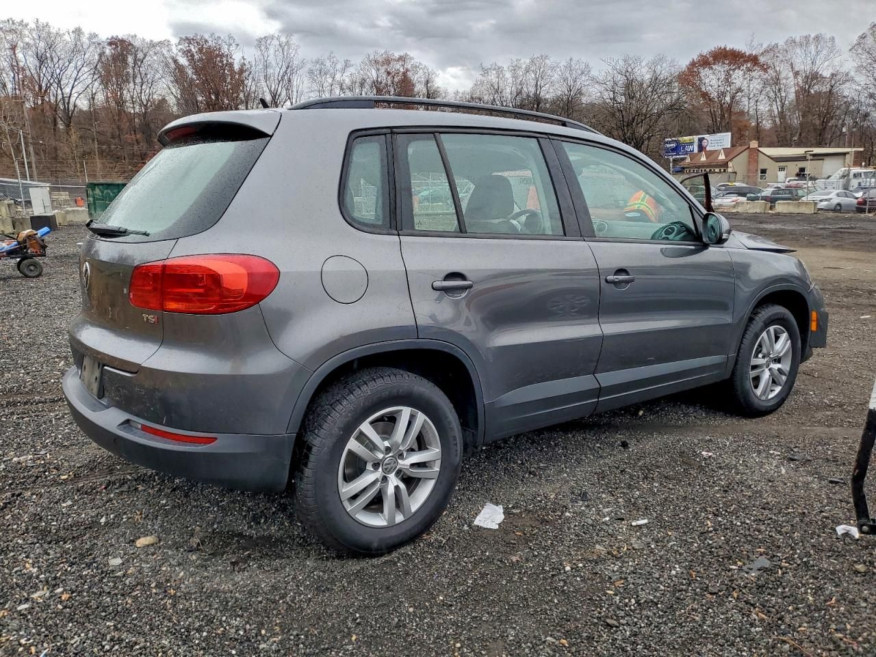 2016 Volkswagen Tiguan s