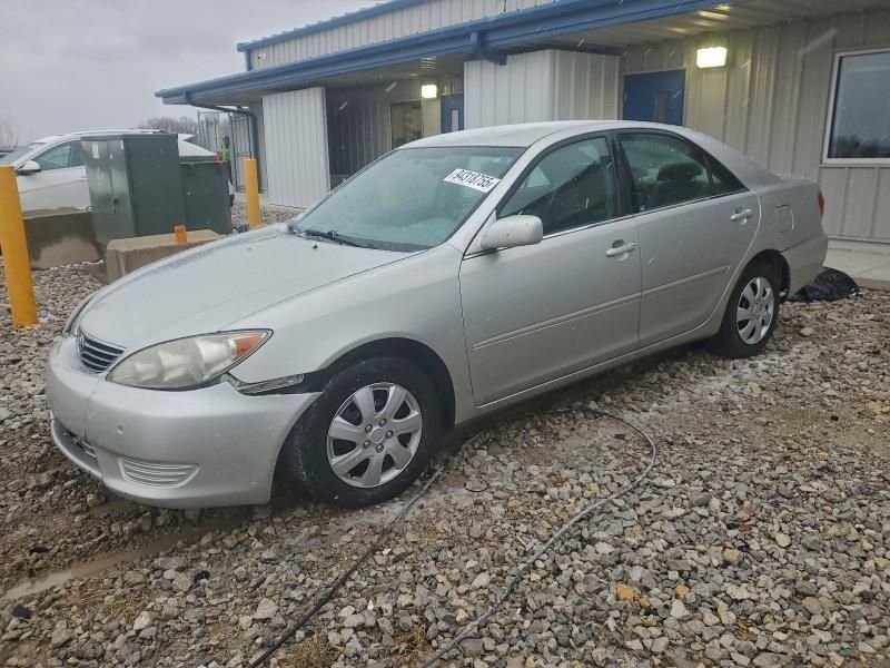 2005 Toyota Camry le