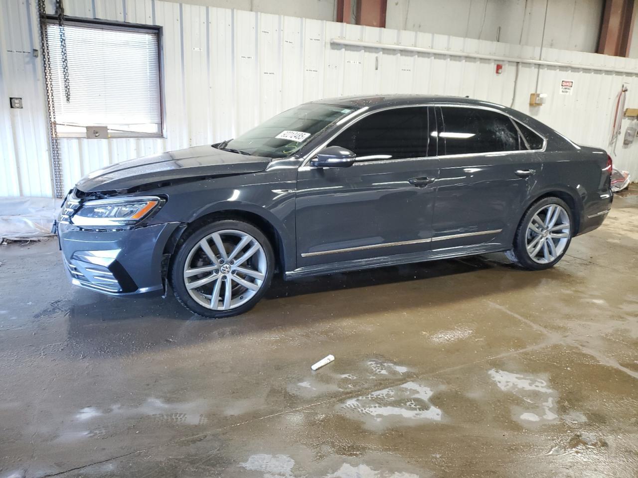 2017 Volkswagen Passat R-line
