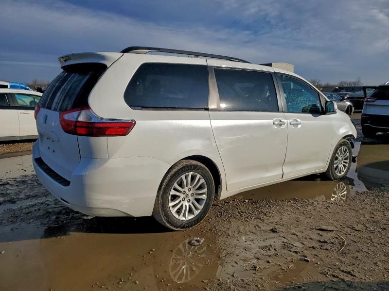 2015 Toyota Sienna xle