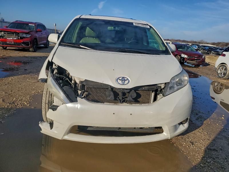 2015 Toyota Sienna xle