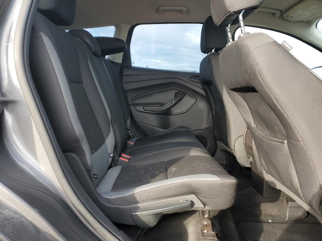 2014 Ford Escape s