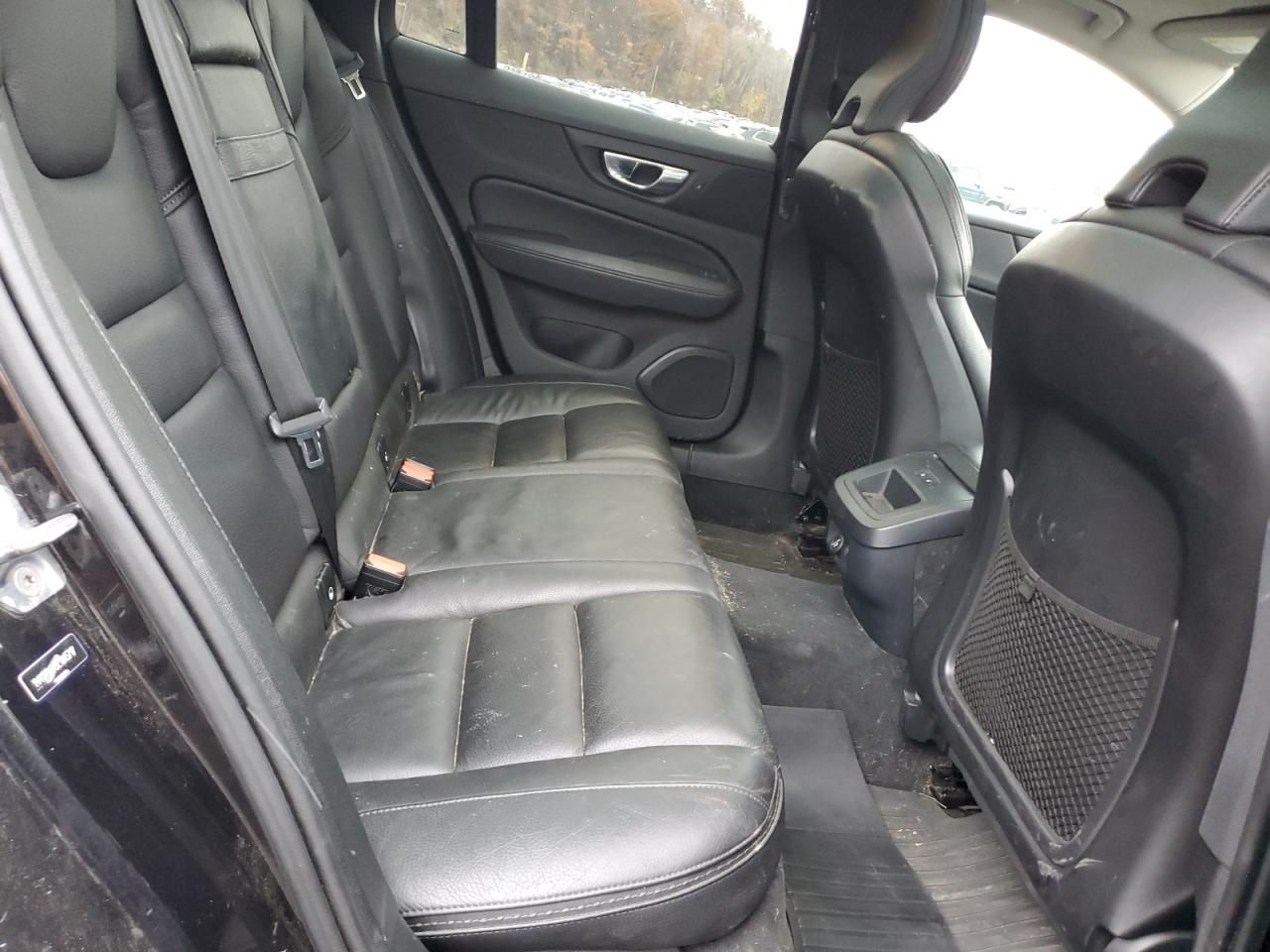 2020 Volvo V60 Cross Country T5 Momentum