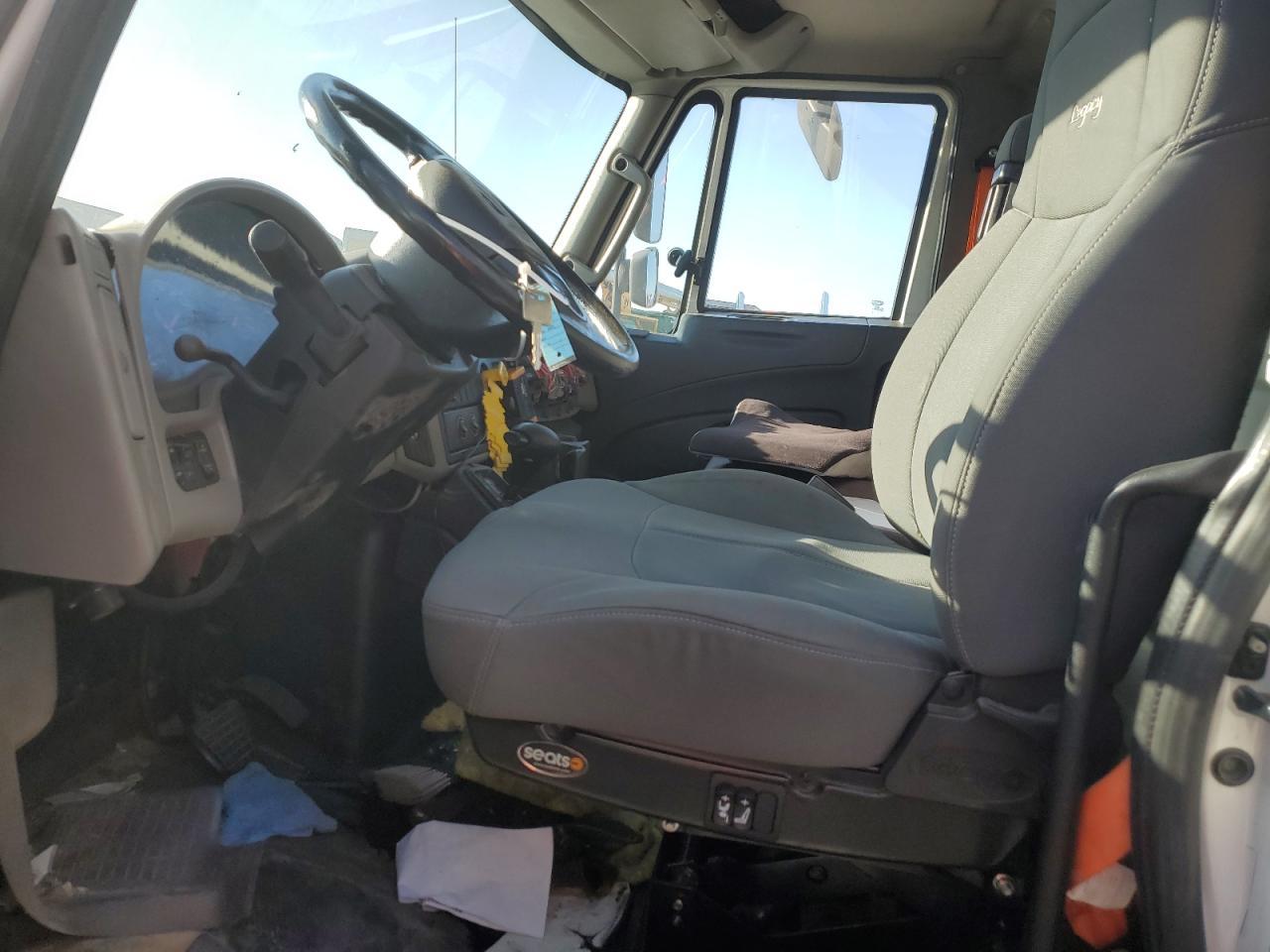 2016 International MA025 BOX Truck