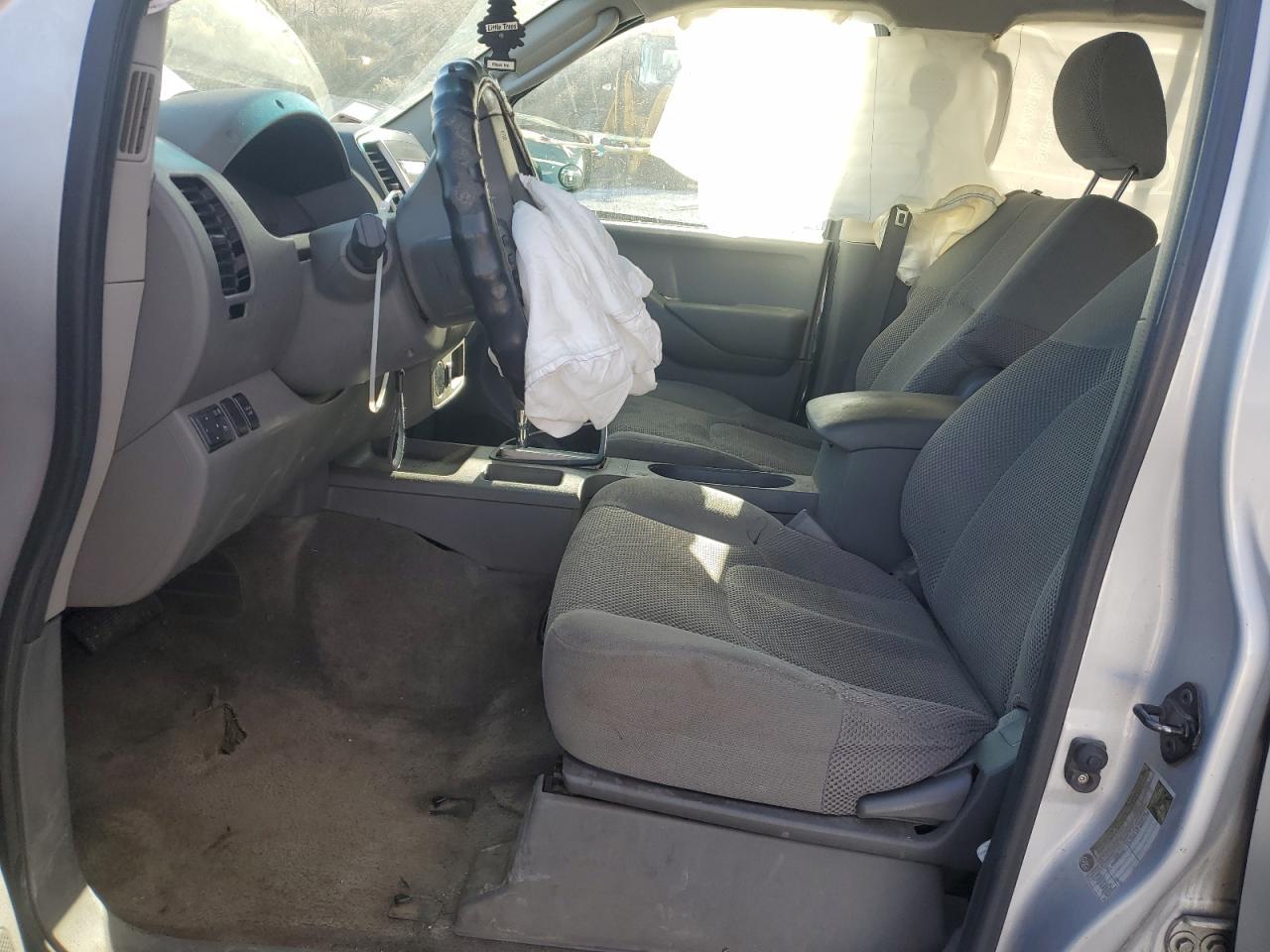 2011 Nissan Frontier s