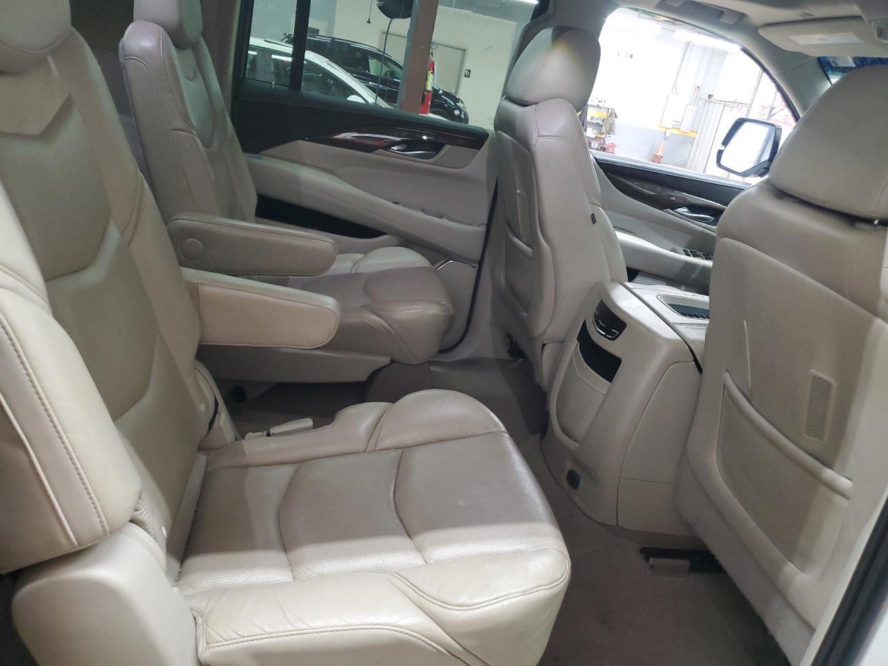 2018 Cadillac Escalade esv Luxury