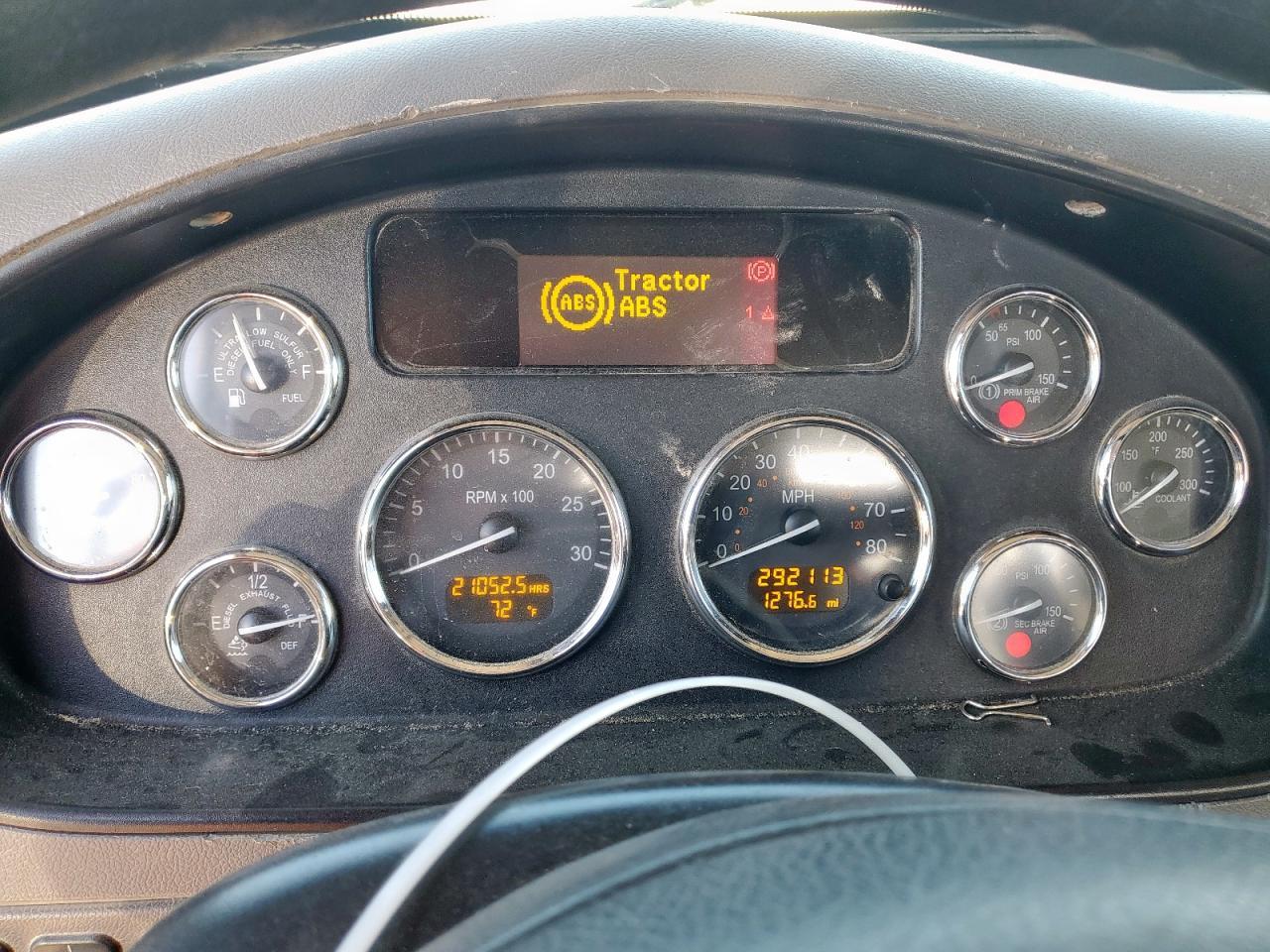 2015 Peterbilt 348 OIL Distributor Truck