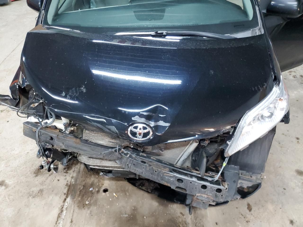 2017 Toyota Sienna le