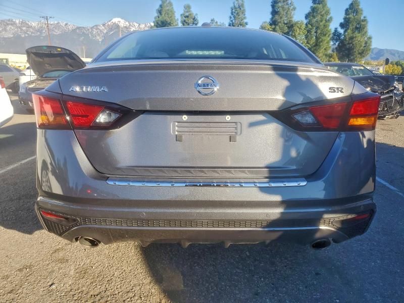 2022 Nissan Altima sr