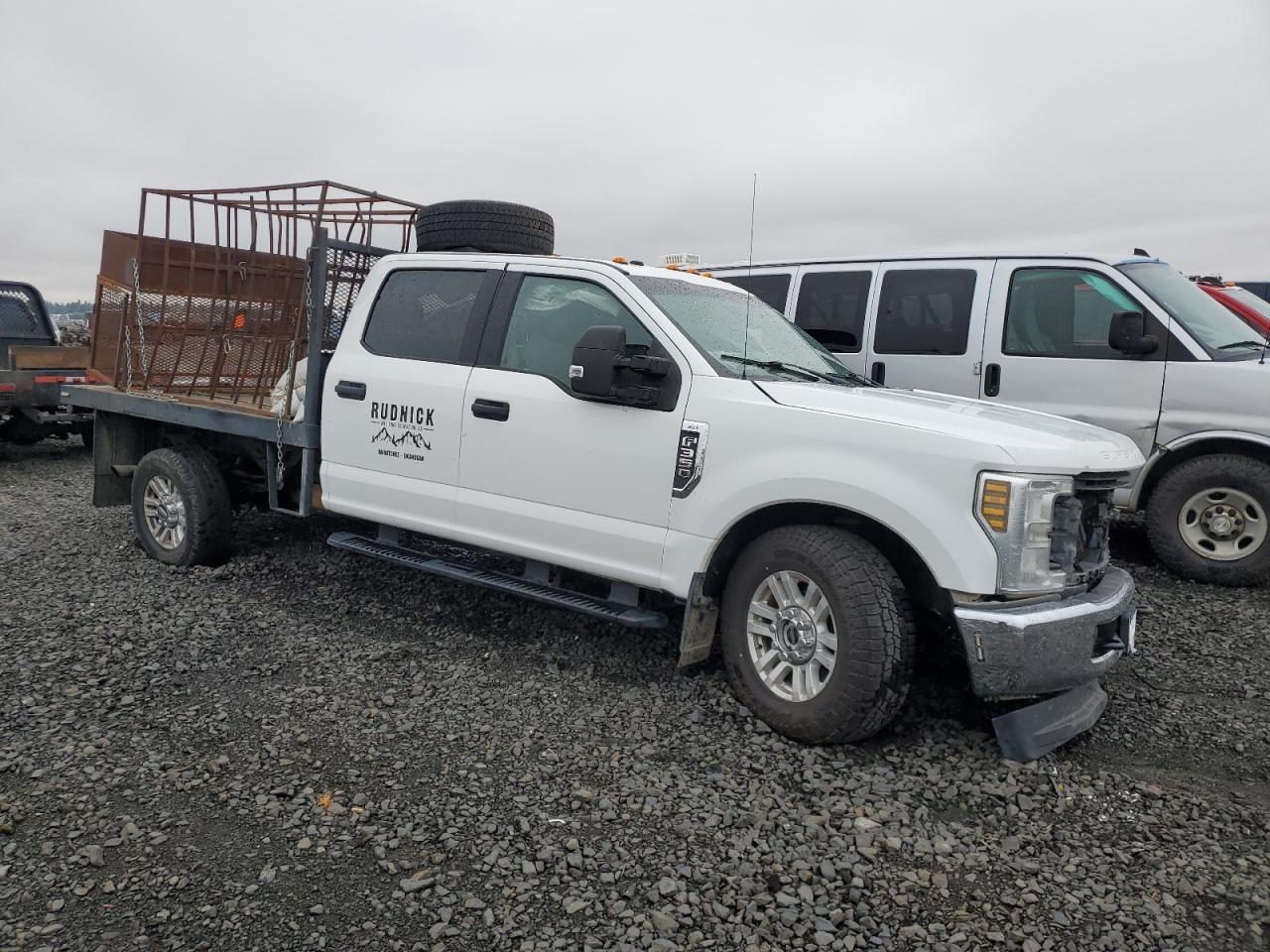 2019 Ford F350 Super Duty Flatbed Truck