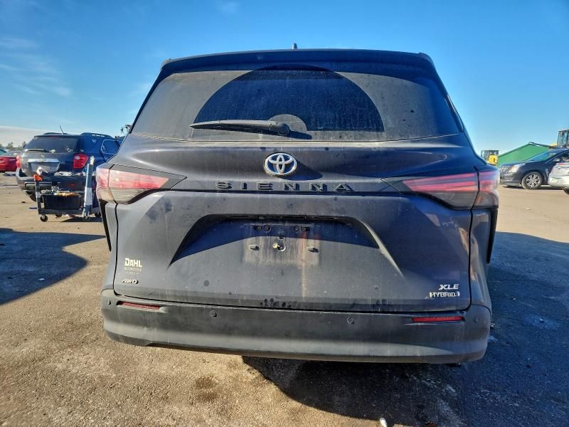 2021 Toyota Sienna xle
