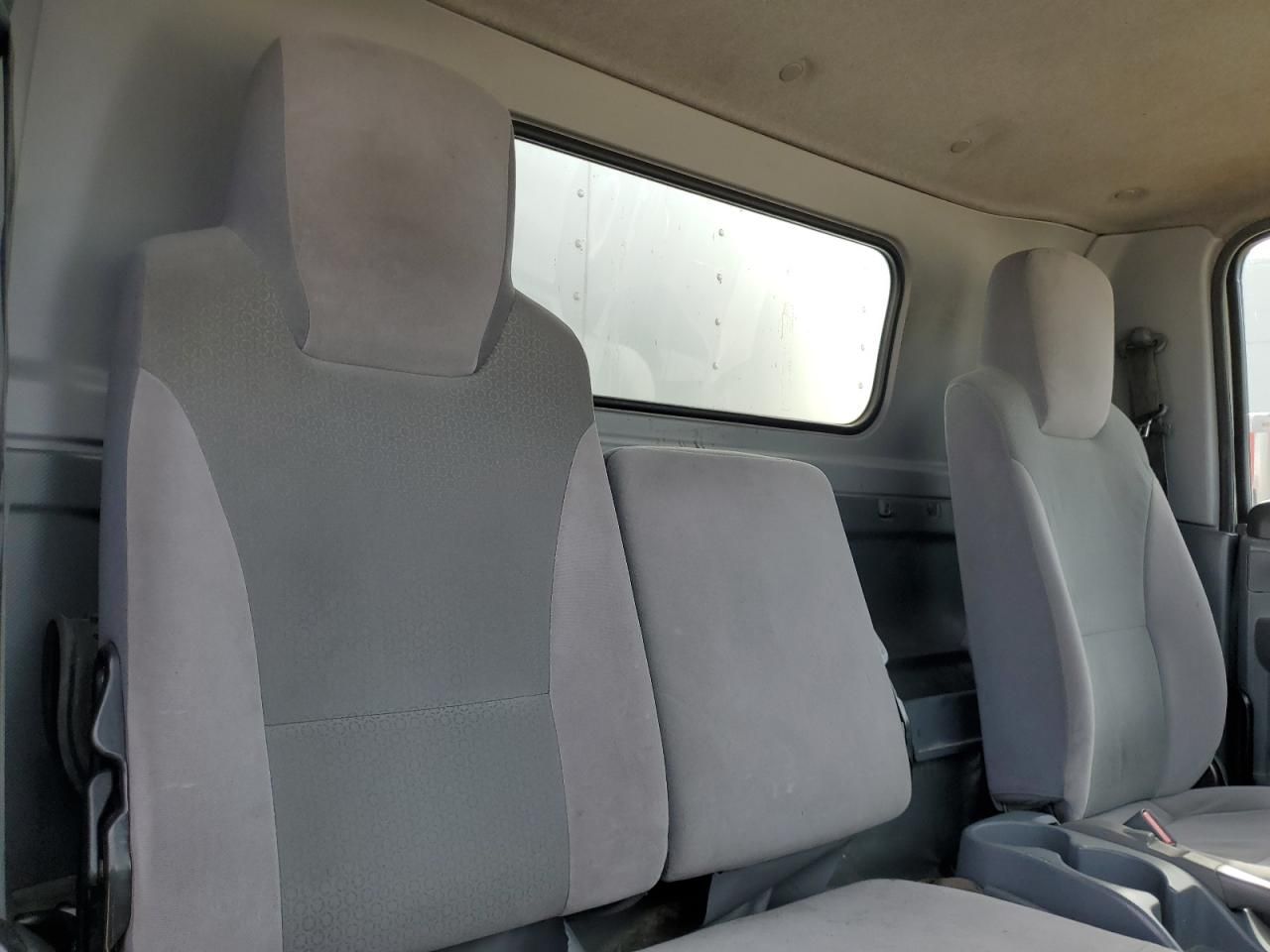 2019 Isuzu NPR HD BOX Truck