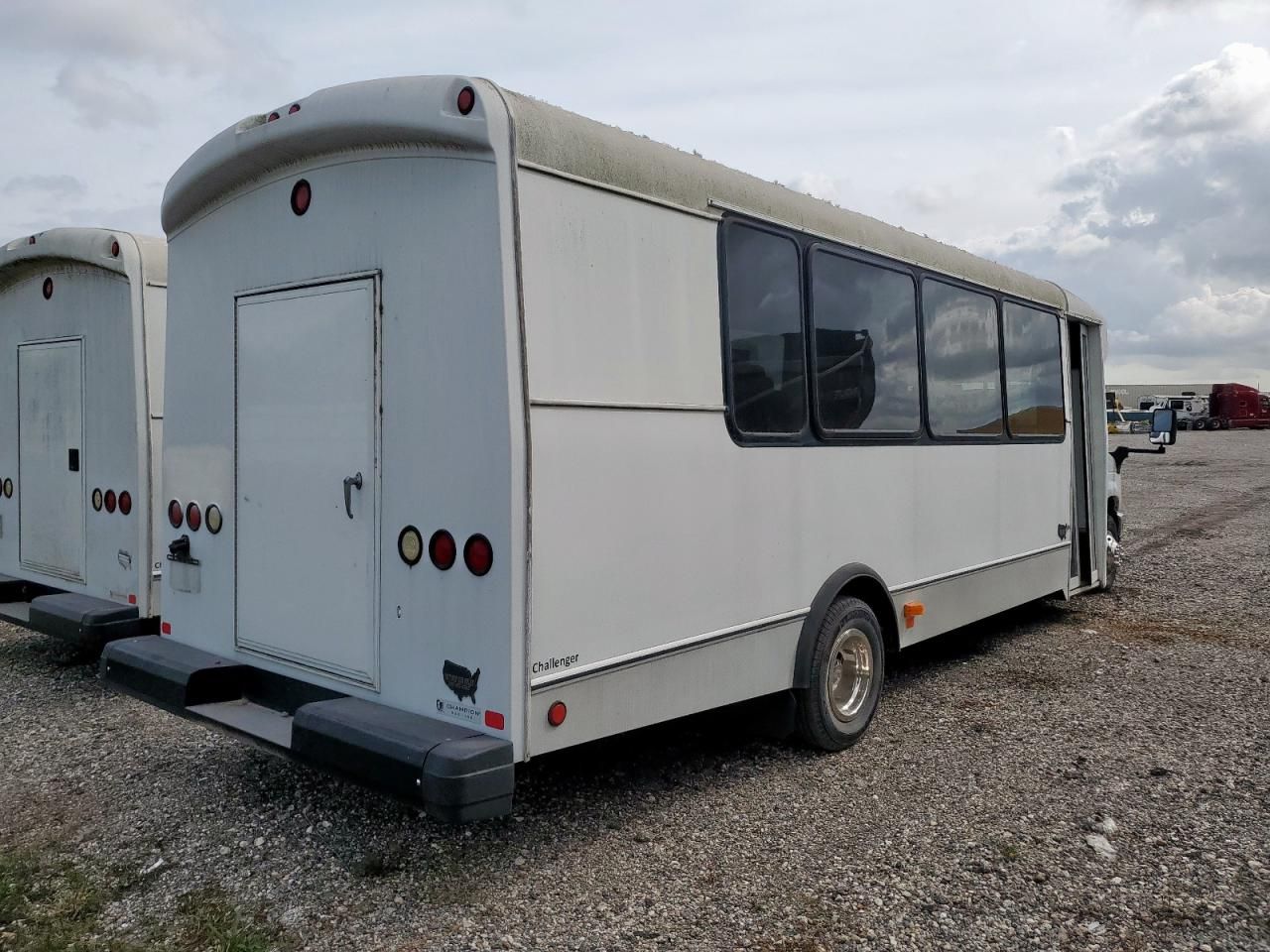 2016 Ford Econoline E450 Super Duty Cutaway Van