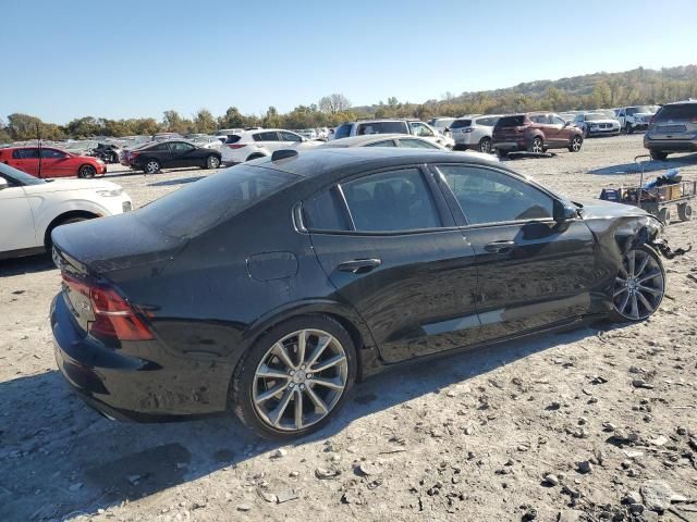 2020 Volvo S60 T5 Momentum