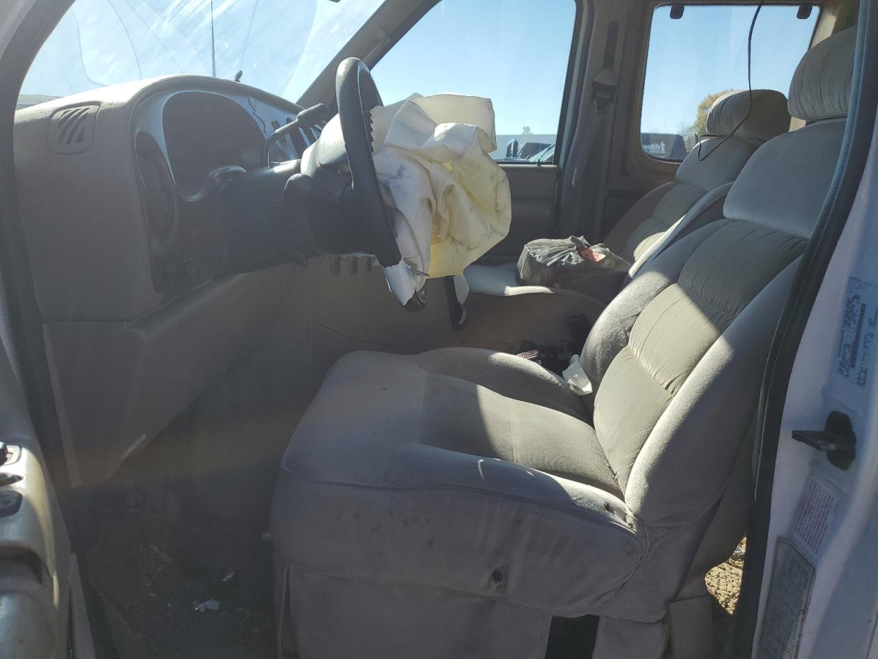 2002 Ford Econoline E150 van