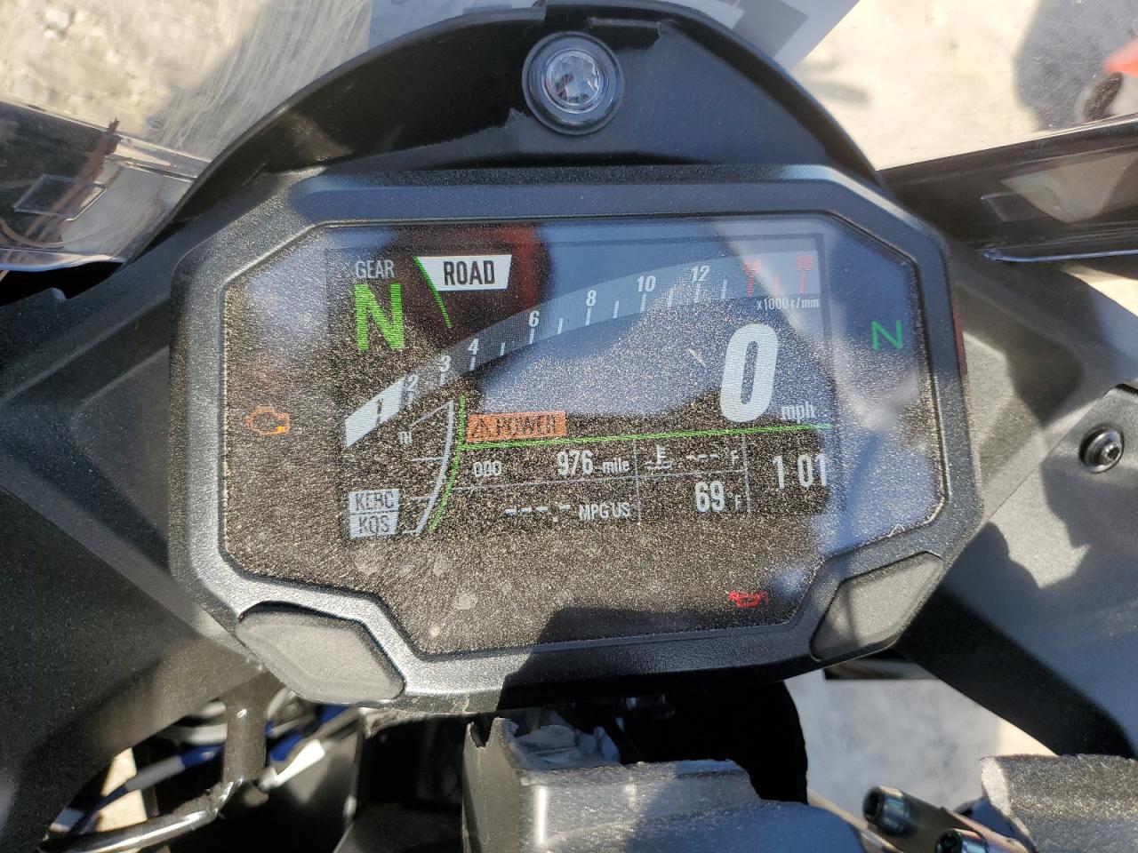 2025 Kawasaki ZX1002 M