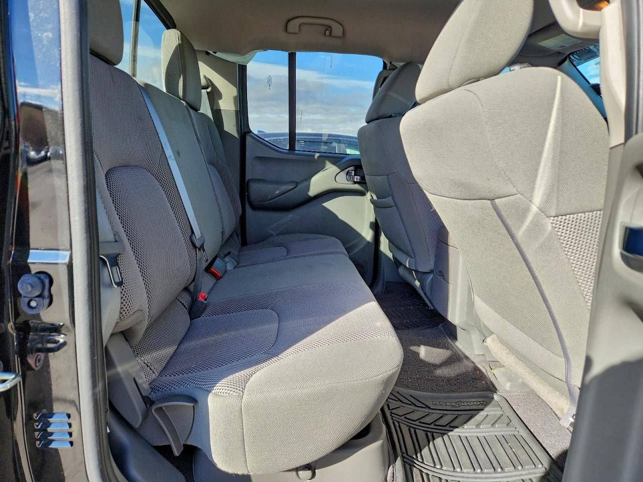 2020 Nissan Frontier s