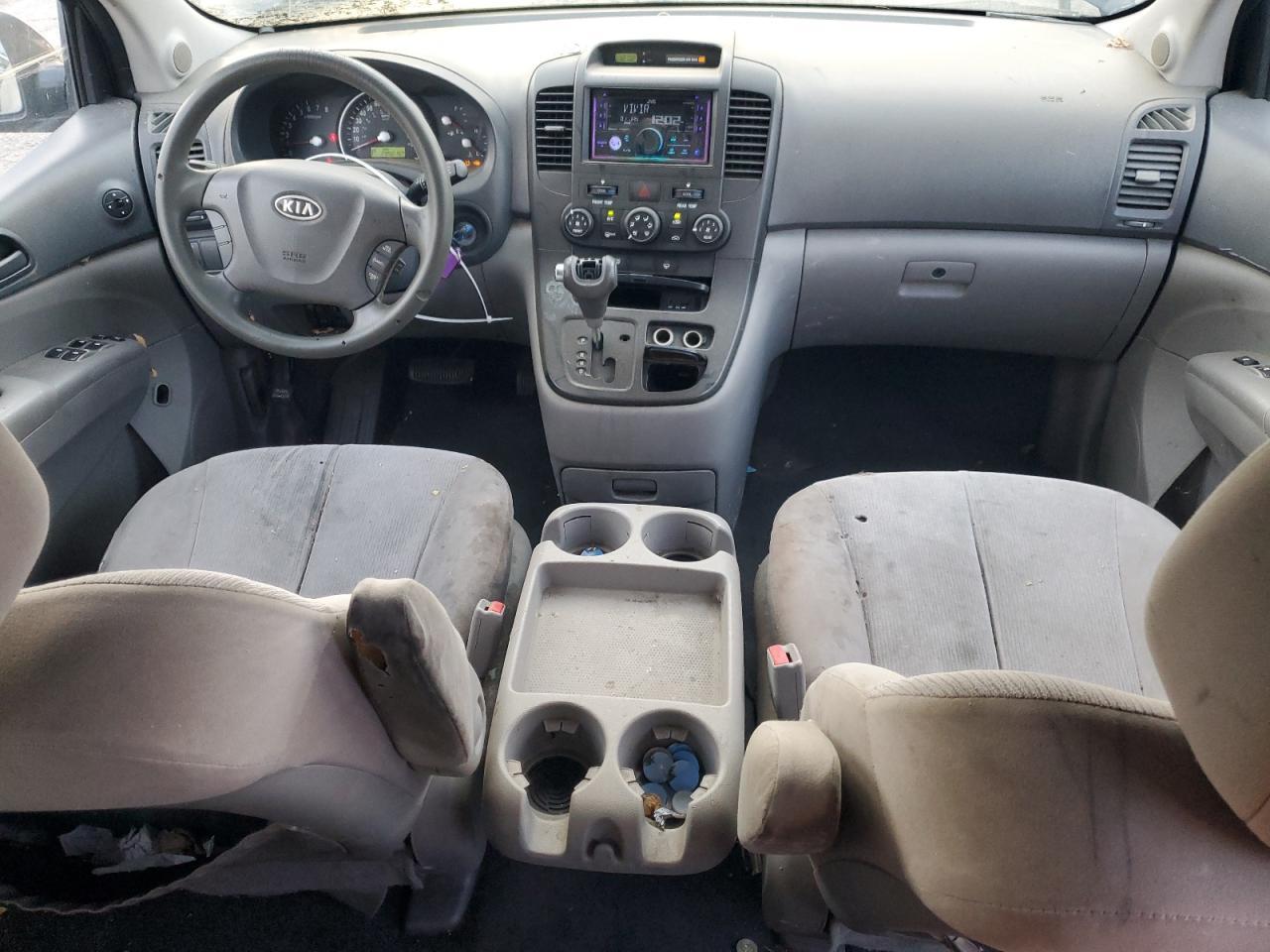 2010 KIA Sedona lx