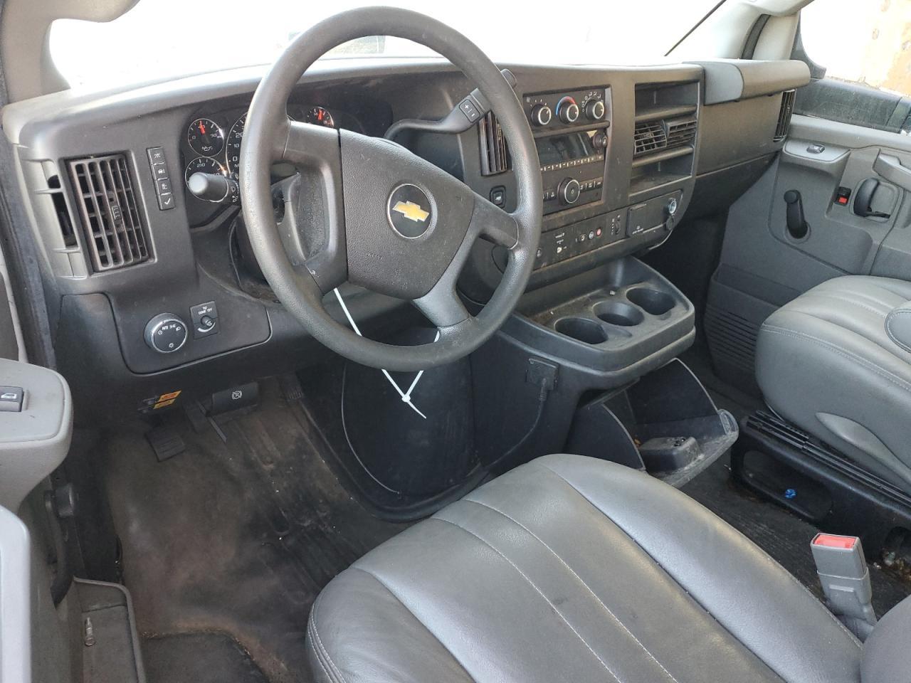 2020 Chev Rolet Express G4500 BOX Truck
