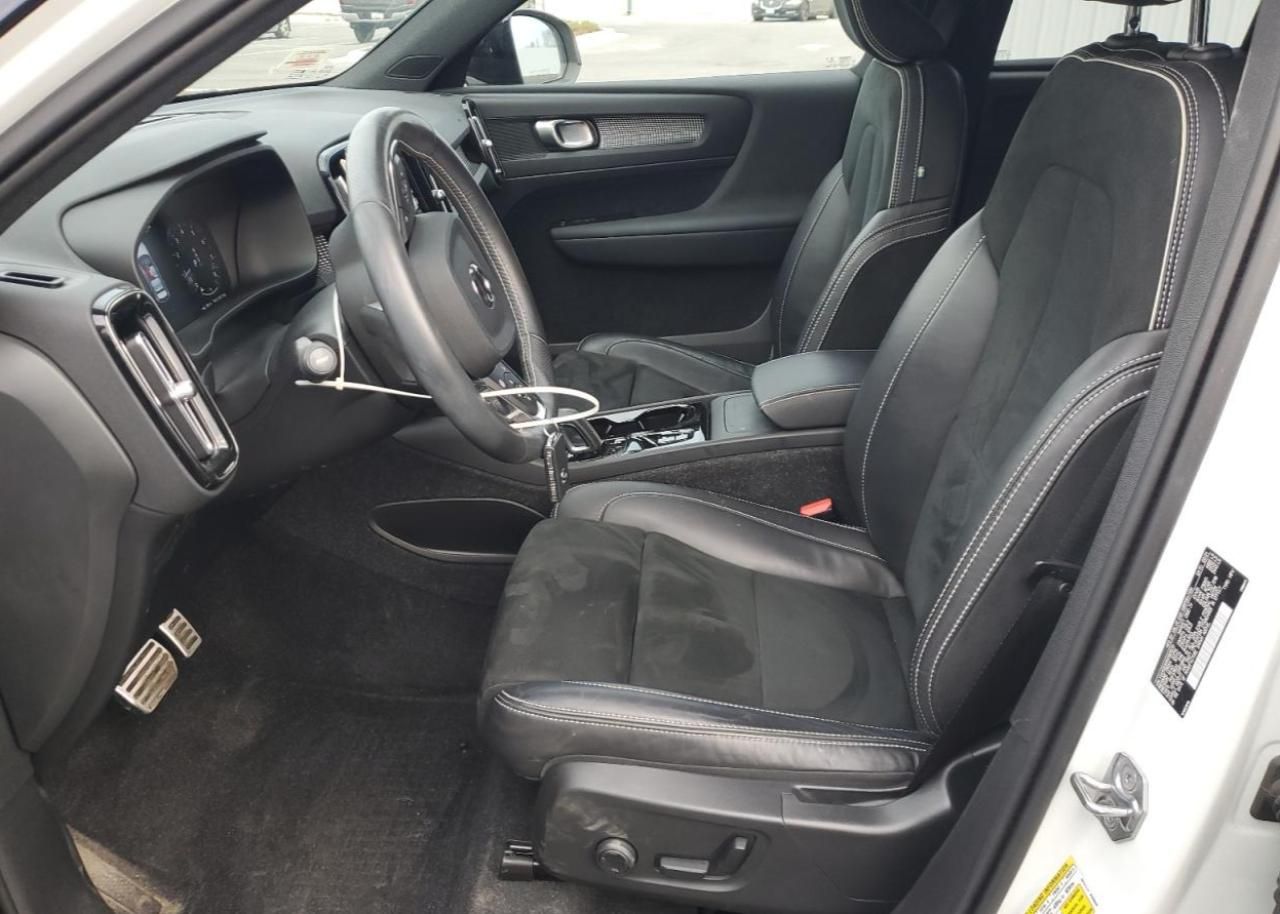 2021 Volvo Xc40 T5 R-design