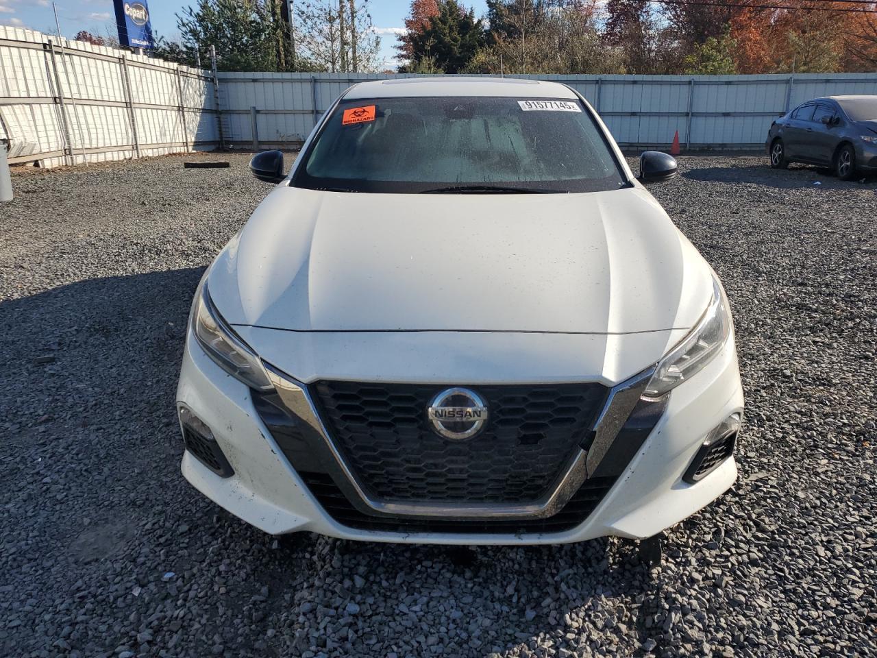 2021 Nissan Altima sr