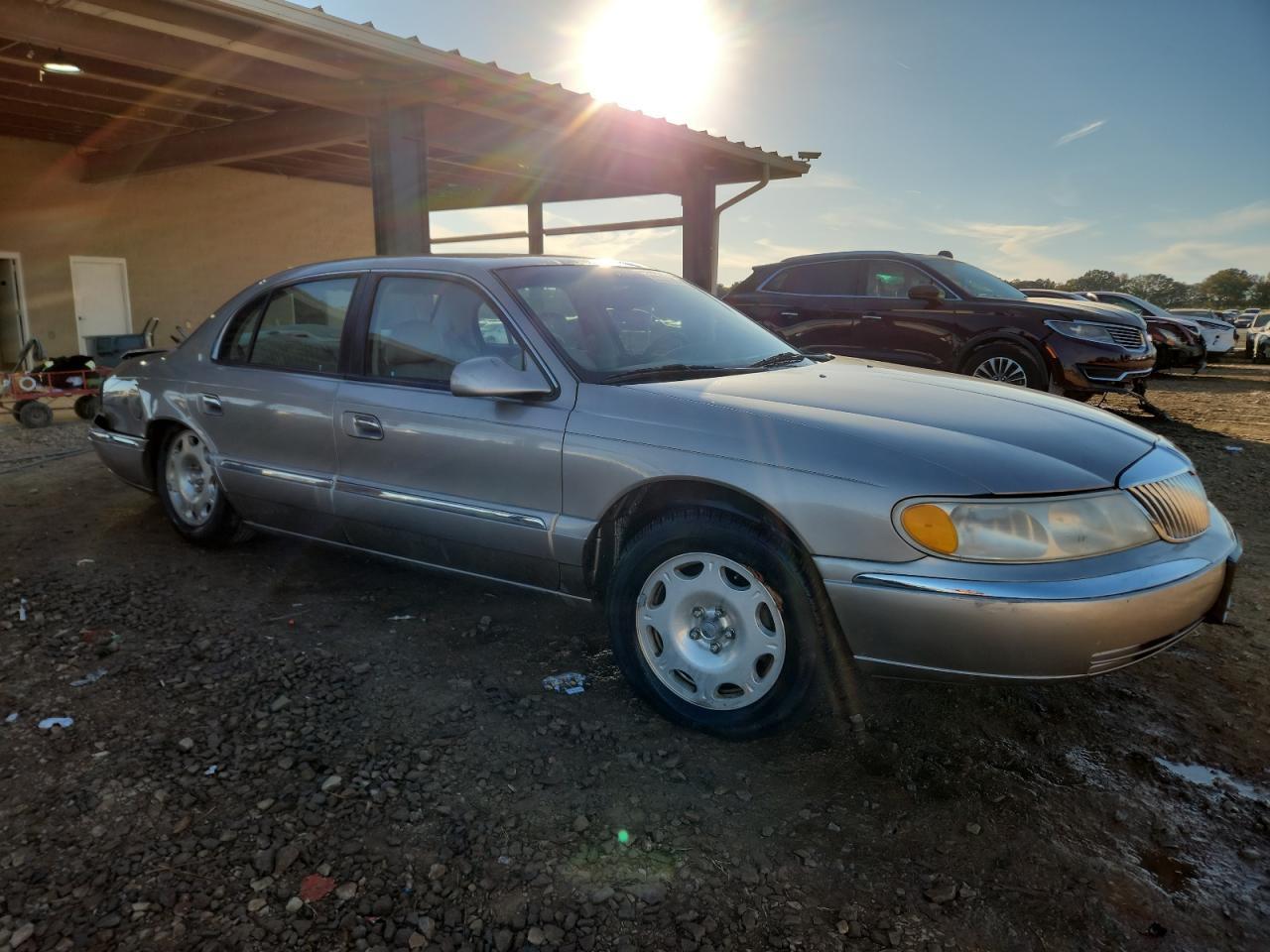 2001 Lincoln Continental