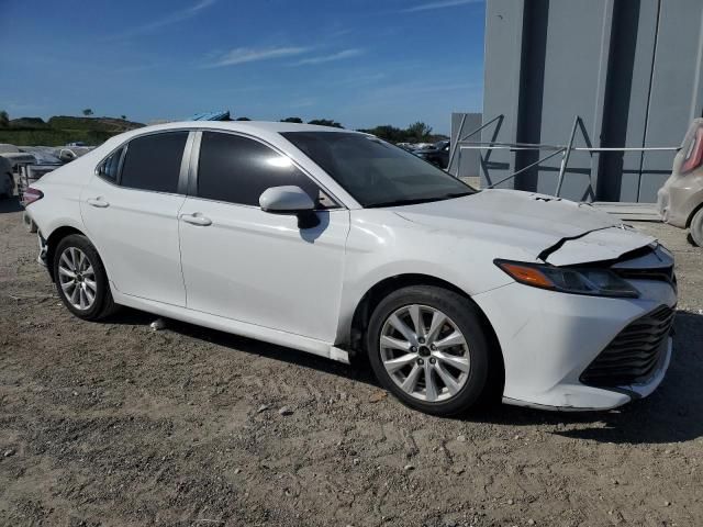2020 Toyota Camry le