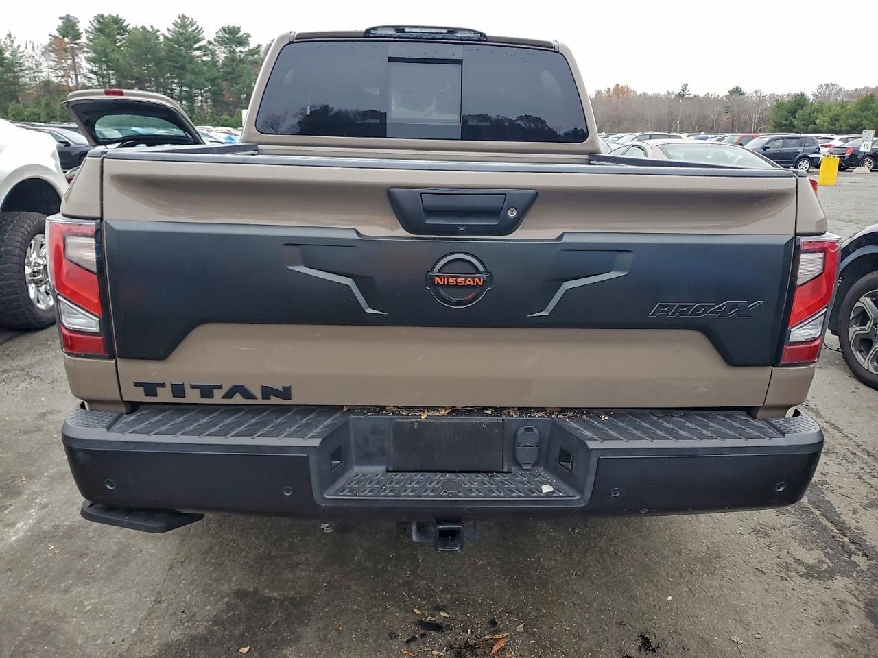 2021 Nissan Titan sv