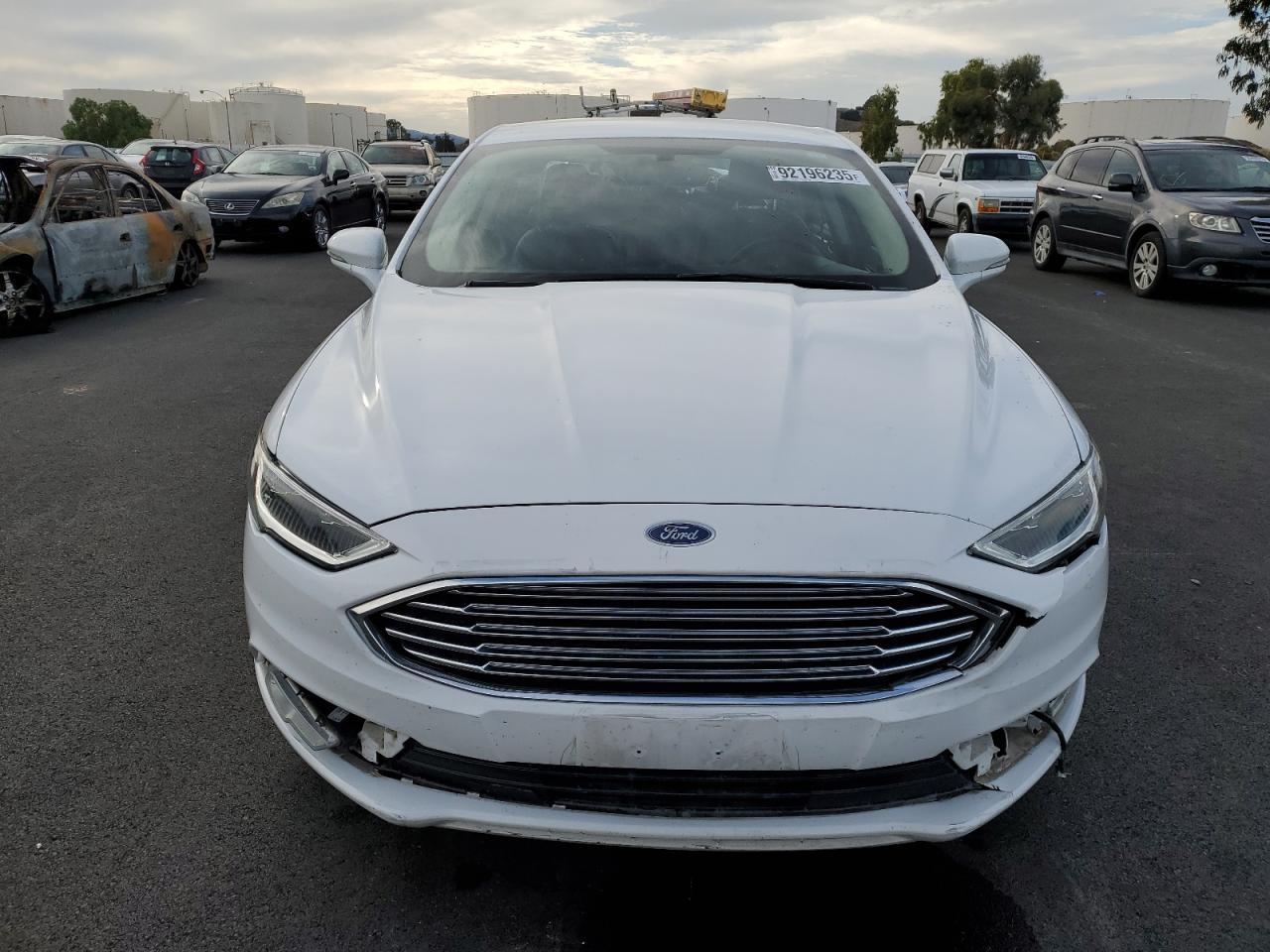 2017 Ford Fusion se