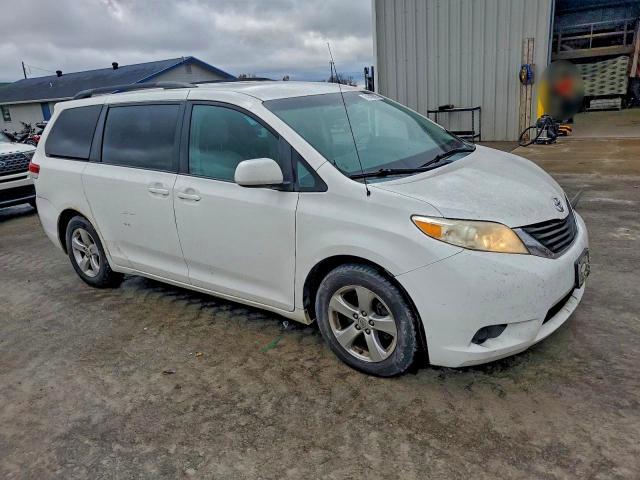 2013 Toyota Sienna le