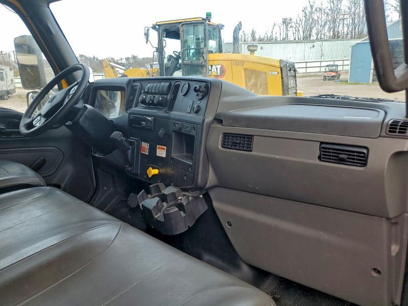 2020 International Mv607 box Truck