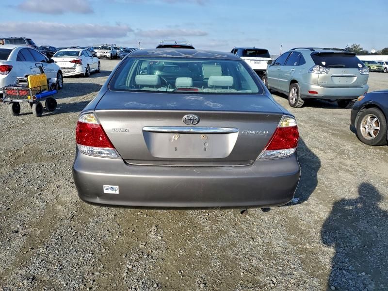 2005 Toyota Camry le