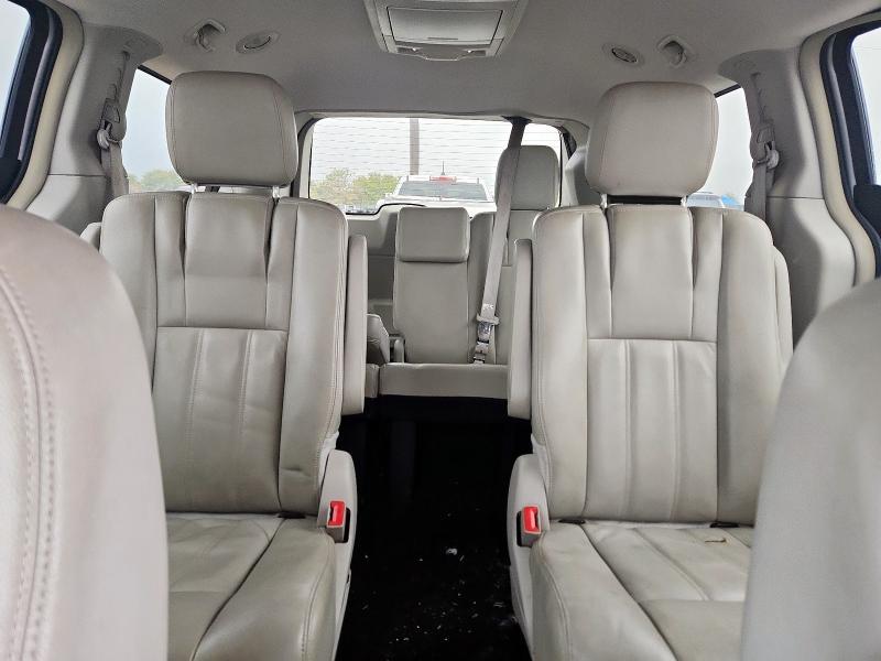 2013 Chrysler Town & Country Touring