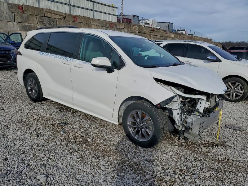 2023 Toyota Sienna le