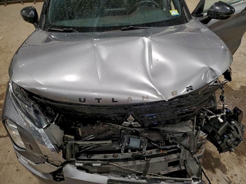 2022 Mitsubishi Outlander se