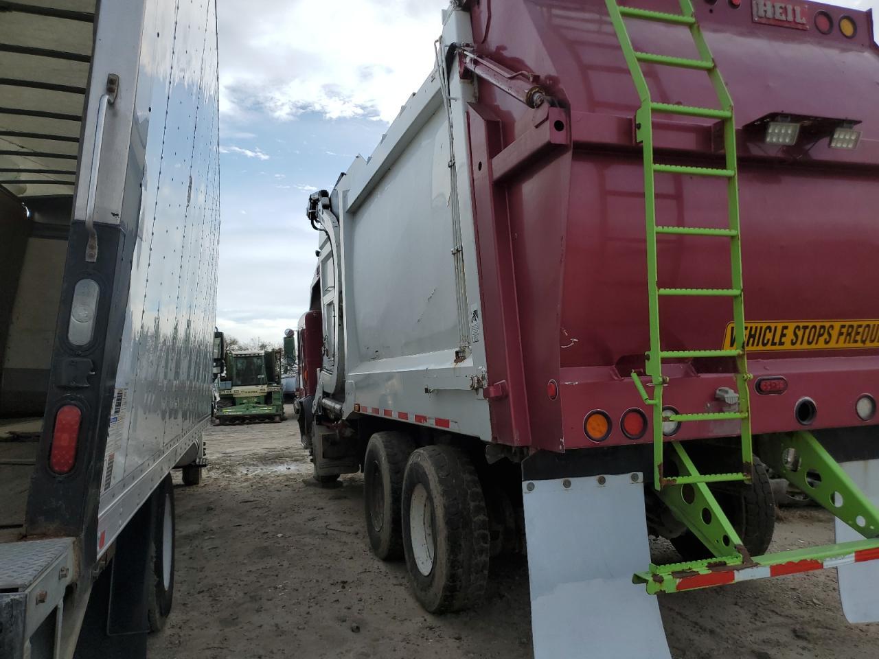 2010 Peterbilt Tractor 2010 Peterbilt 320 Refuse Truck