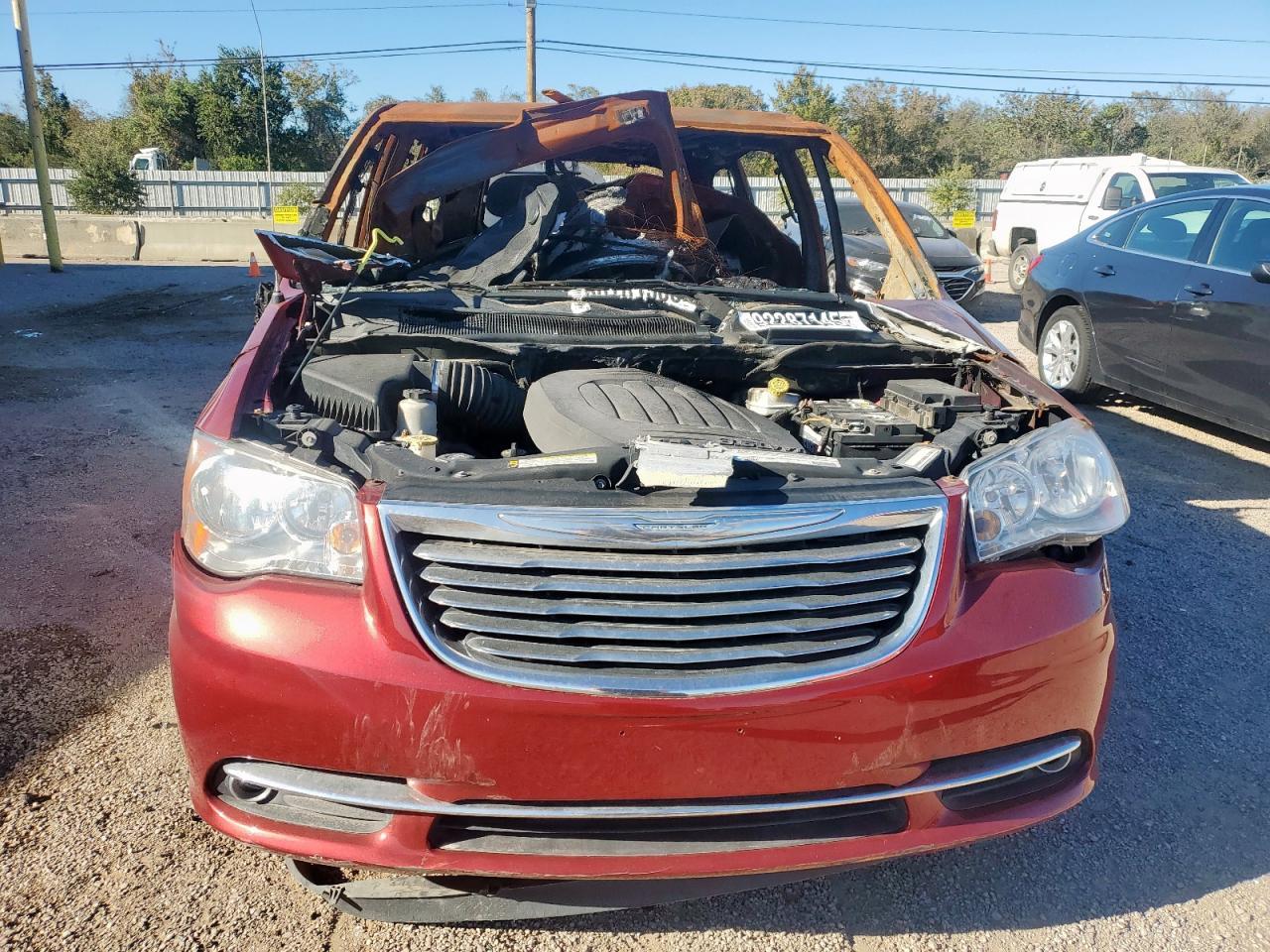 2012 Chrysler Town & Country Touring l