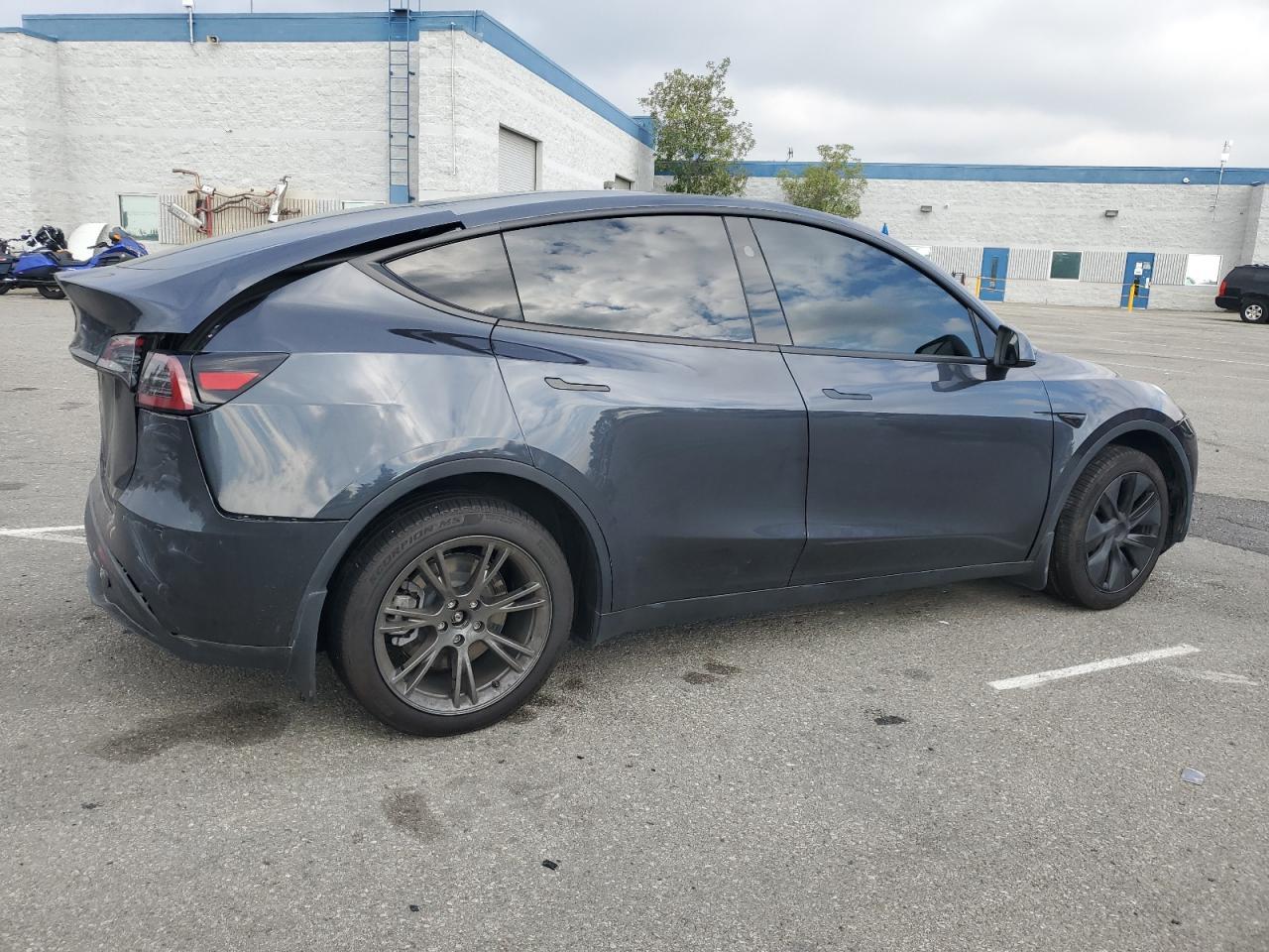 2025 Tesla Model y