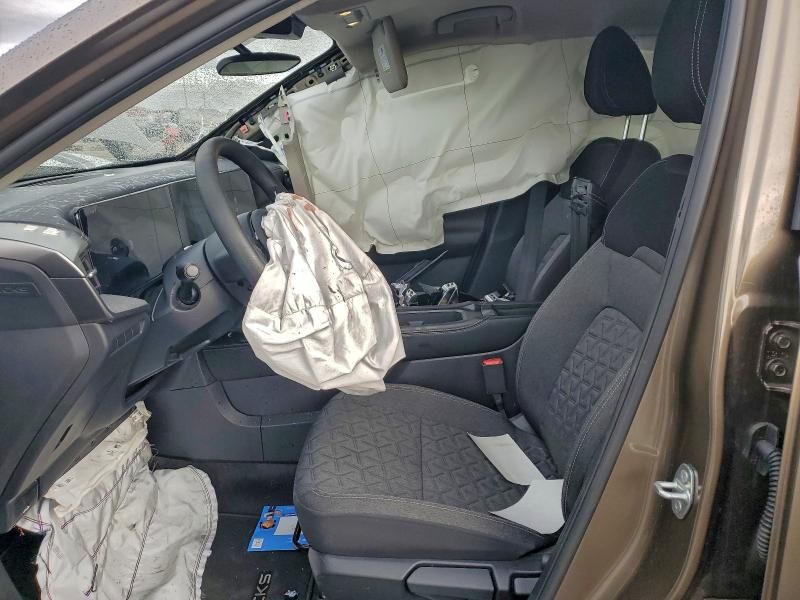 2025 Nissan Kicks sv