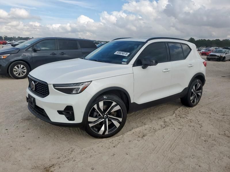 2023 Volvo Xc40 Plus