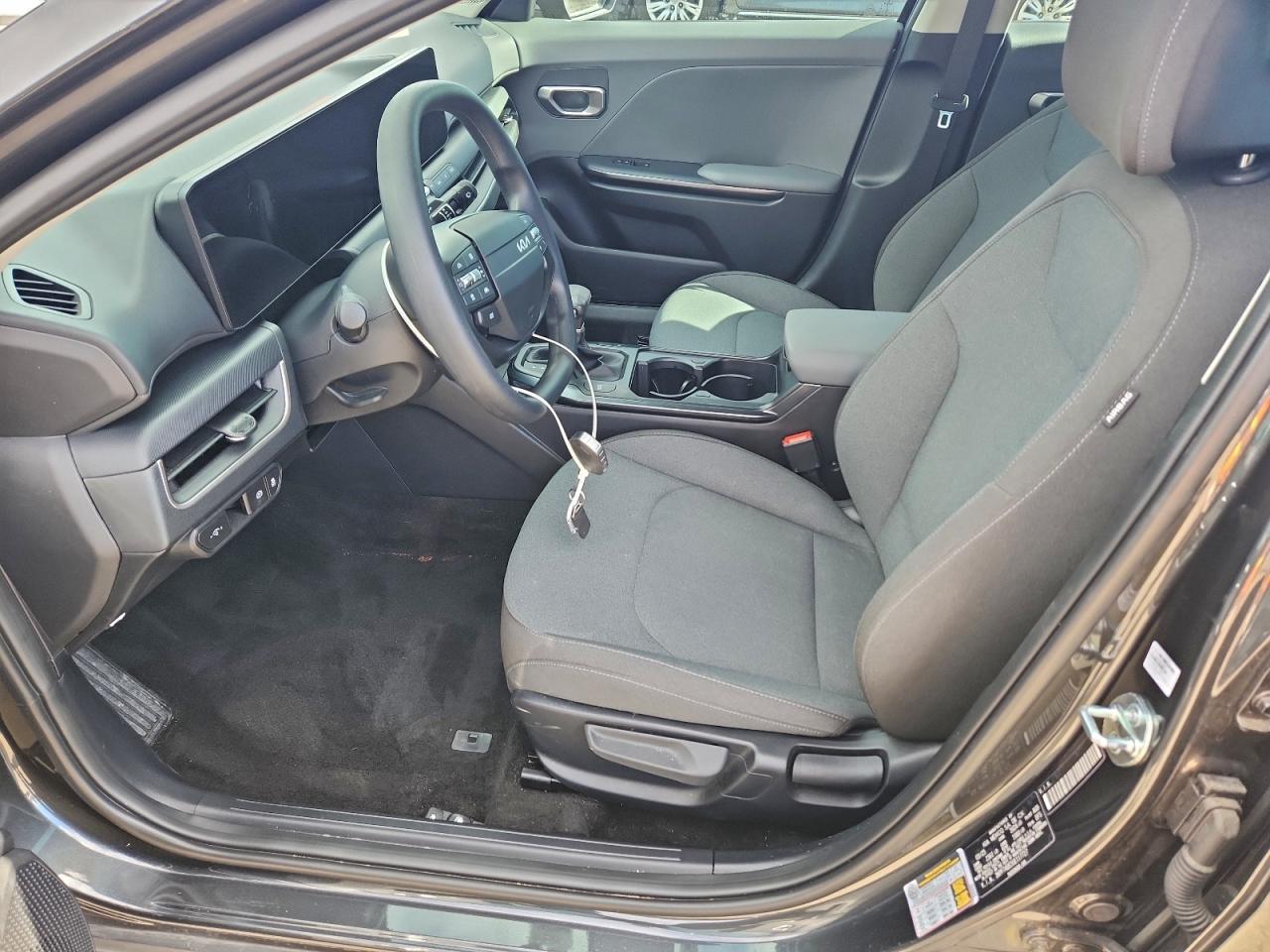 2025 KIA K4 lx