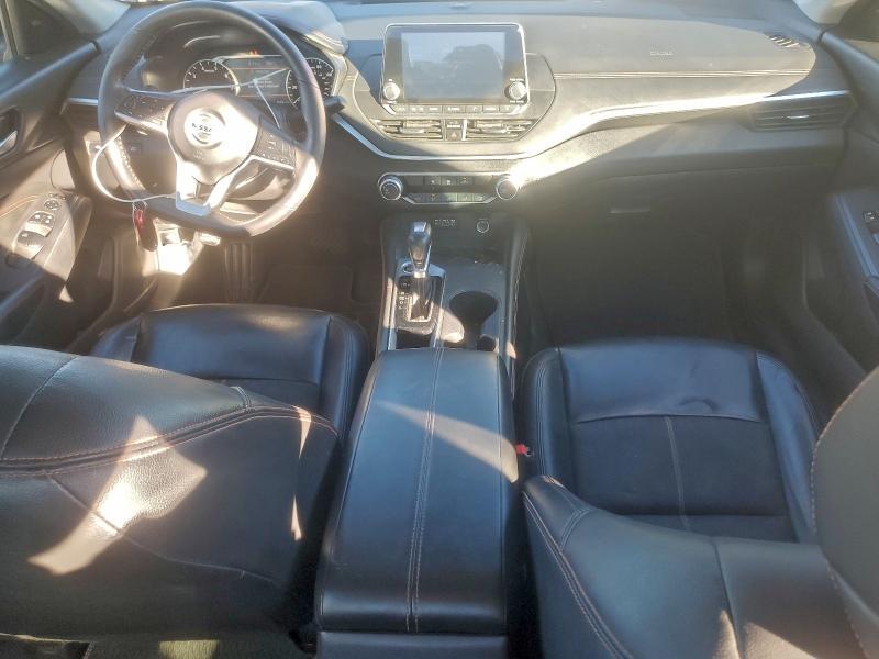 2022 Nissan Altima sr