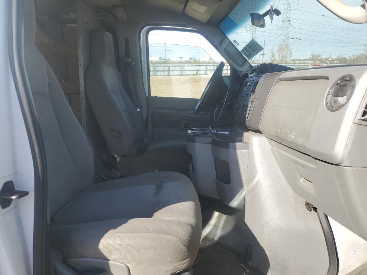 2009 Ford Econoline E250 van