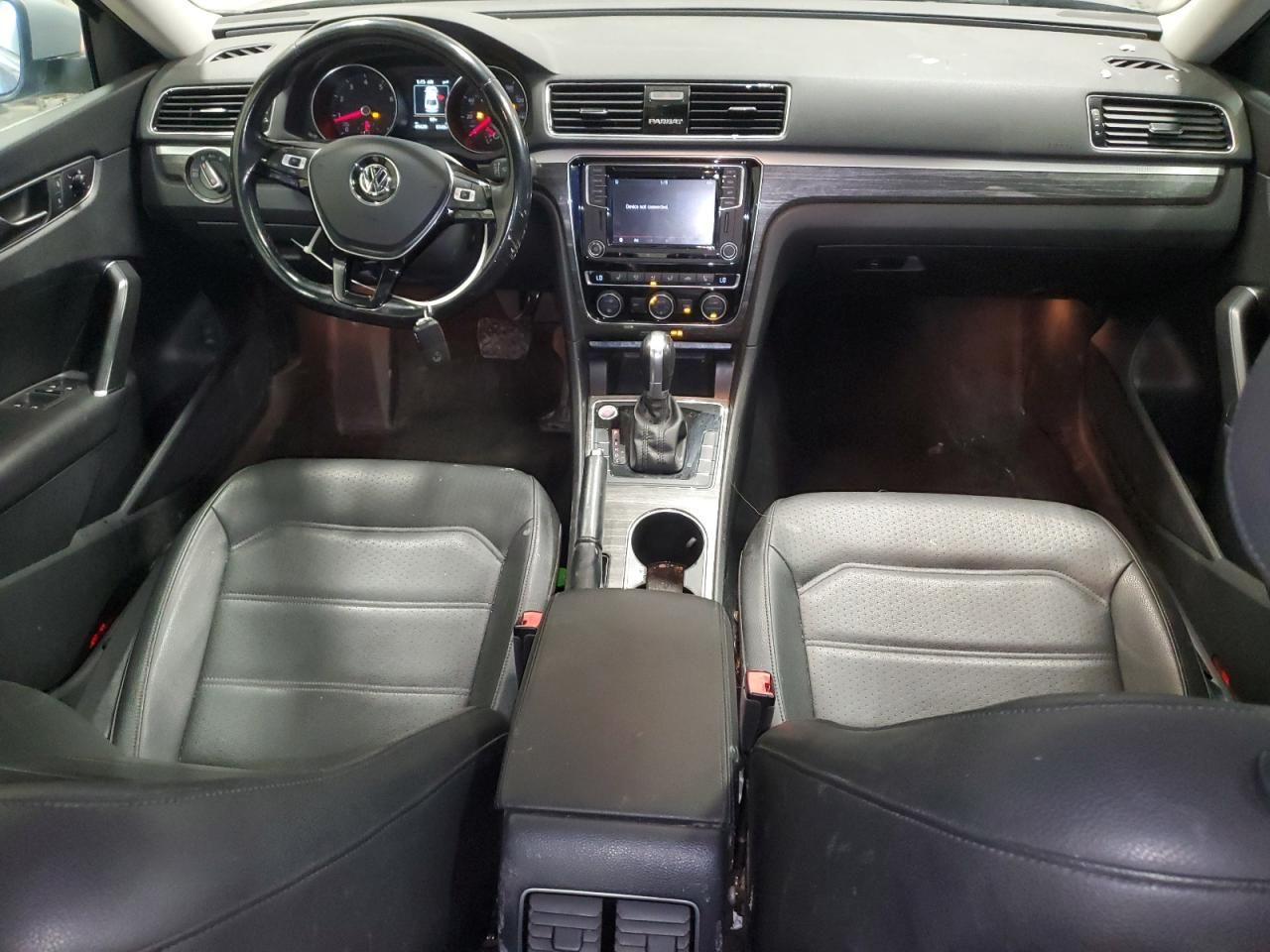 2018 Volkswagen Passat se