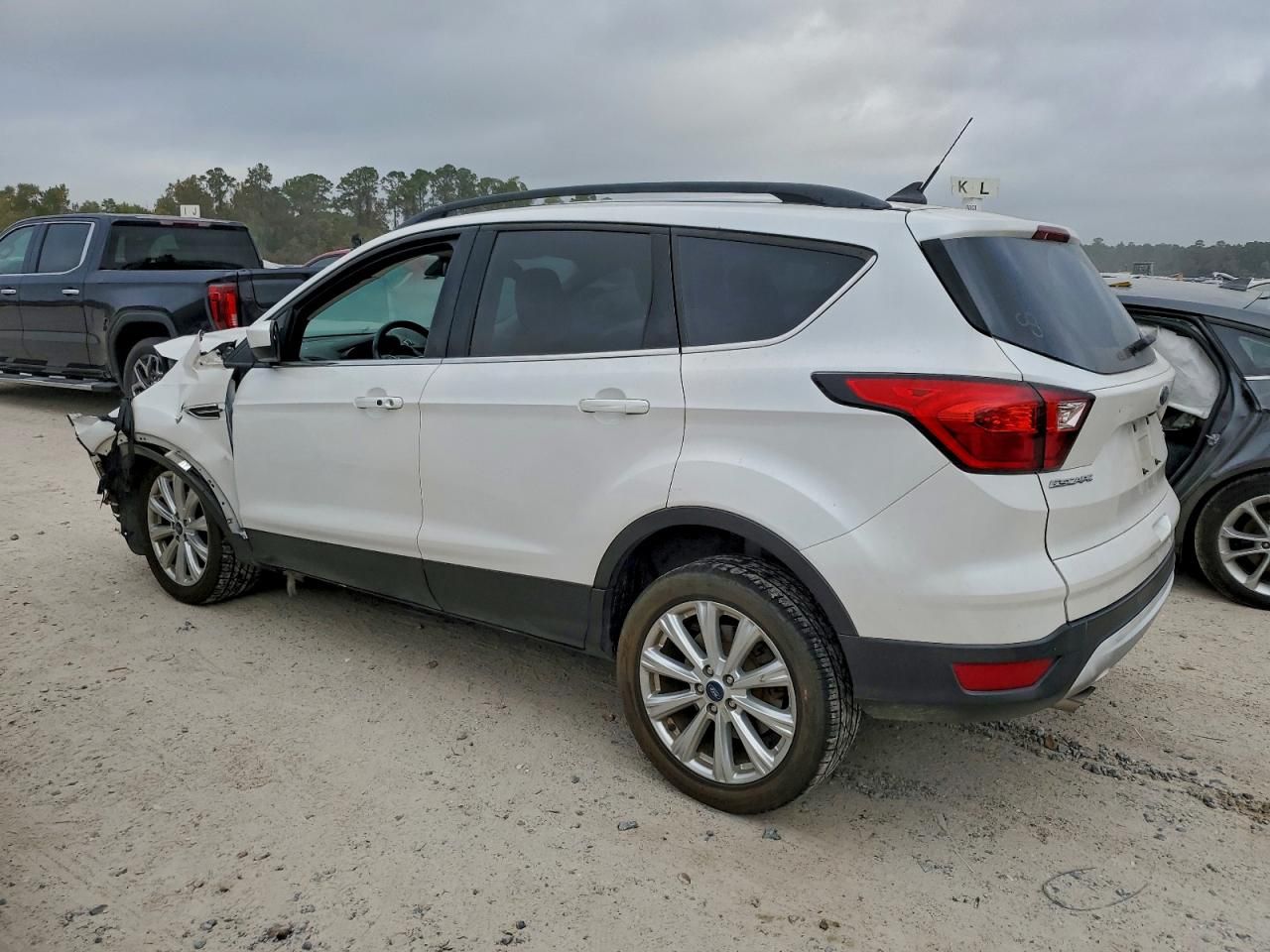 2019 Ford Escape sel